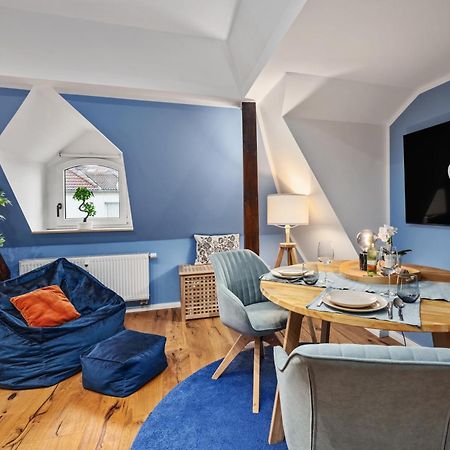 Edler Wohnraum Modernes Vorstadtstudio Mit Emma-Bett, Garten & Kaffeevollautomat Zwickau Luaran gambar